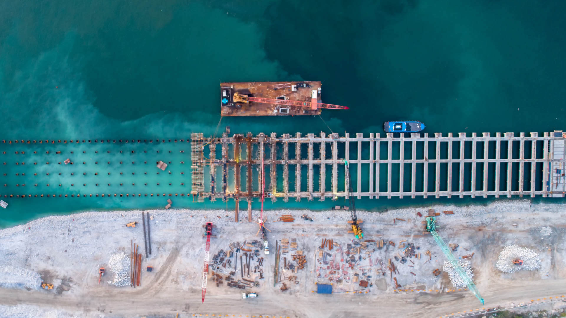 Challenges Faced by Marine Dredging Contractors in Harsh Ocean Environments