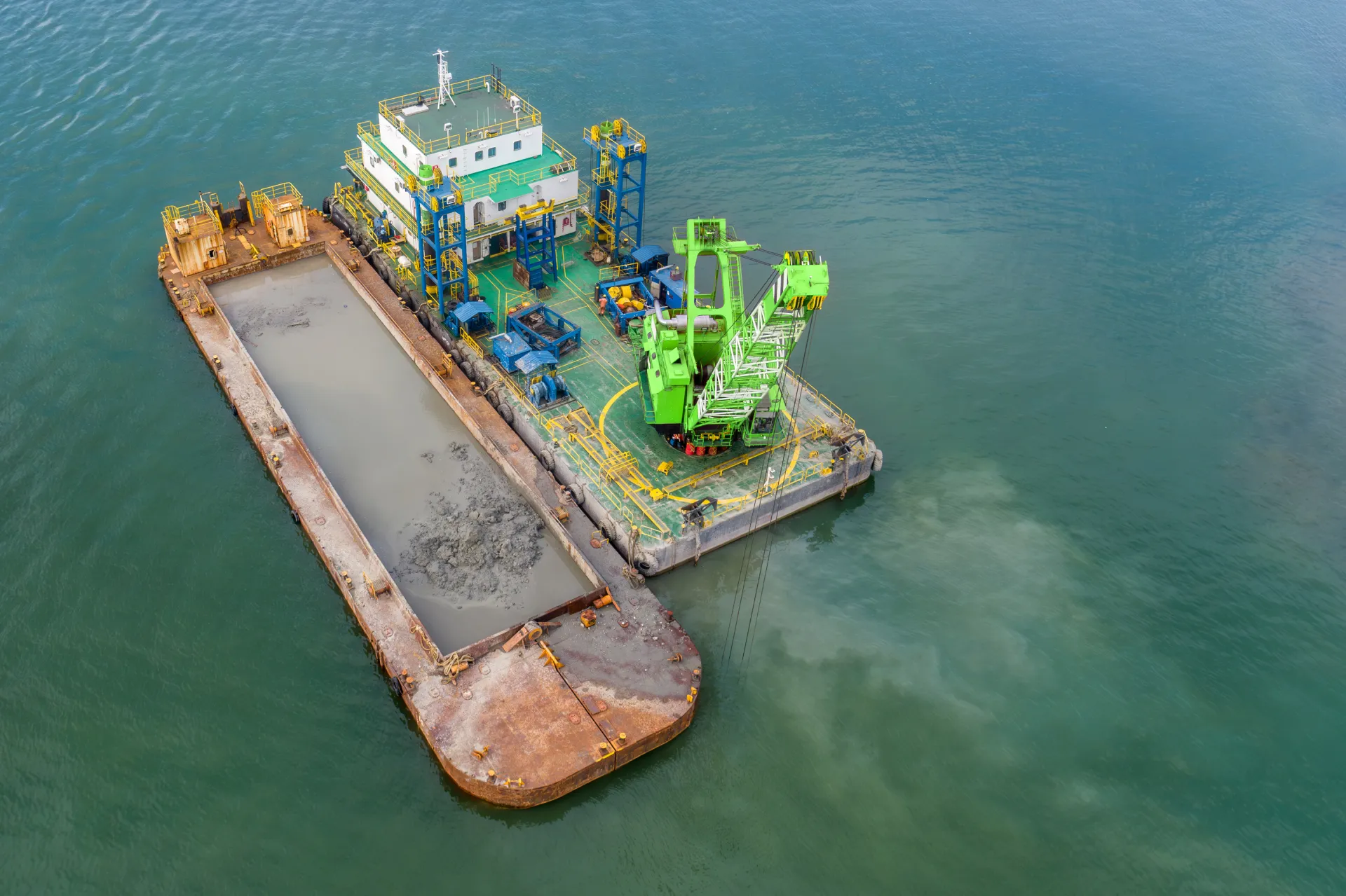 Cost and Efficiency Comparison of Large vs. Small Dredging Equipment